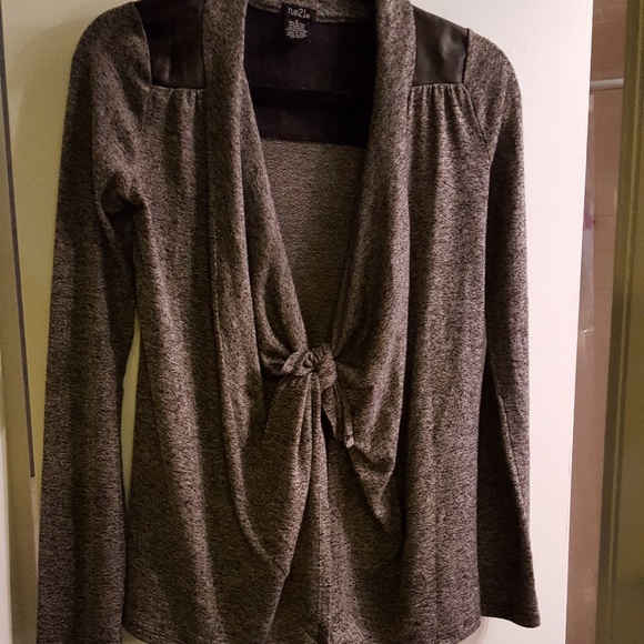 Open front cardigan.Tie or loose option. Small - Picture 3 of 8